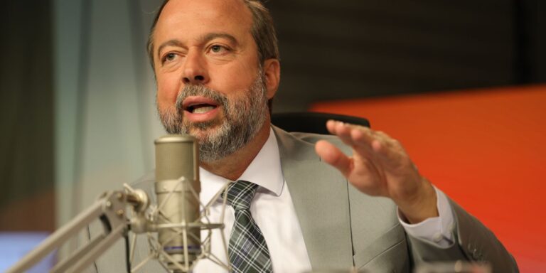 Falta de energia de hoje não pode ser chamada de apagão, diz ministro falta-de-energia-de-hoje-nao-pode-ser-chamada-de-apagao,-diz-ministro