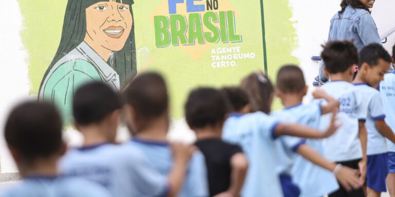 PNE: relatório sugere investimento de 7,5% do PIB para educação pne:-relatorio-sugere-investimento-de-7,5%-do-pib-para-educacao