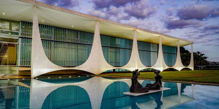 pf-acha-documentos-no-alvorada-e-pede-para-interrogar-bolsonaro