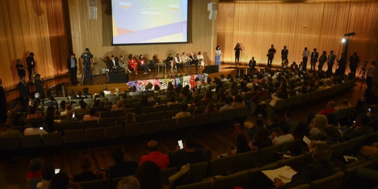 sociedade-debate-decisoes-do-bloco-na-cupula-social-do-mercosul