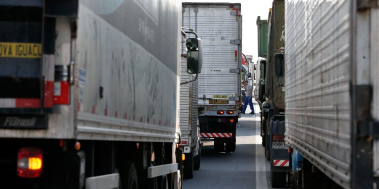 CMN regulamenta linha de R$ 6 bi para financiamento de caminhões cmn-regulamenta-linha-de-r$-6-bi-para-financiamento-de-caminhoes