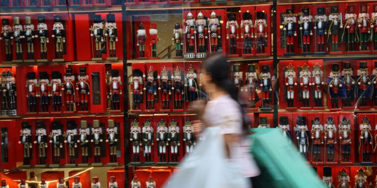 em-cima-da-hora:-12-milhoes-de-pessoas-ainda-vao-as-compras-de-natal