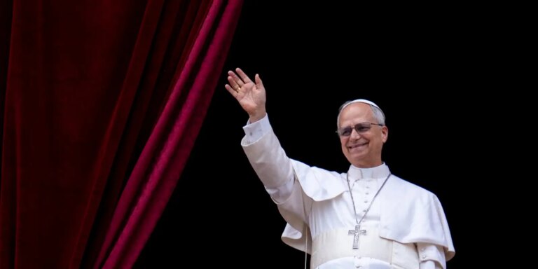 Papa faz novo apelo por paz mundial durante celebrações do Natal papa-faz-novo-apelo-por-paz-mundial-durante-celebracoes-do-natal