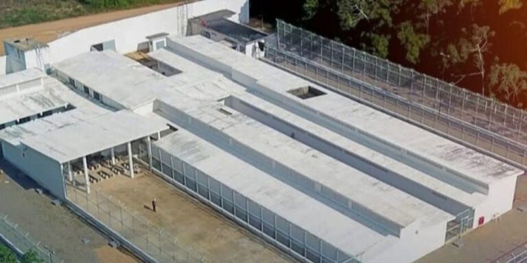 Grupo especial da PM tenta capturar 12 foragidos em Maués (AM) grupo-especial-da-pm-tenta-capturar-12-foragidos-em-maues-(am)