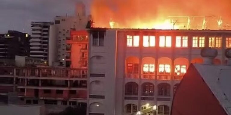 Colégio Marista, em Santa Maria (RS), é atingido por incêndio colegio-marista,-em-santa-maria-(rs),-e-atingido-por-incendio