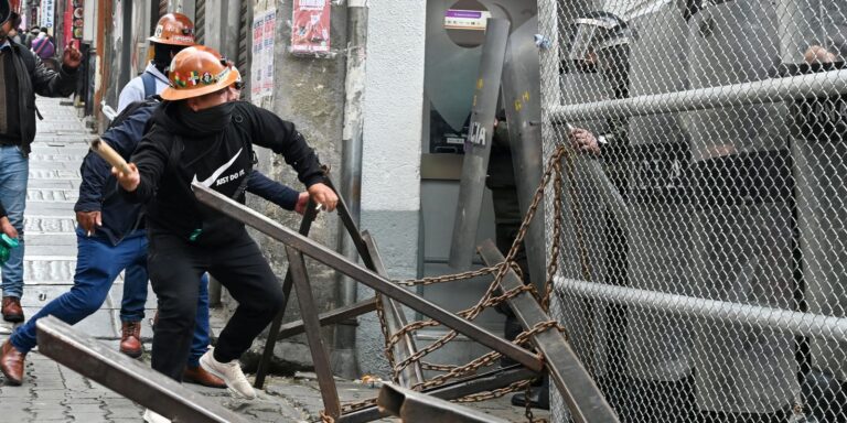 Bolívia: protestos desafiam governo após aumento de combustíveis bolivia:-protestos-desafiam-governo-apos-aumento-de-combustiveis