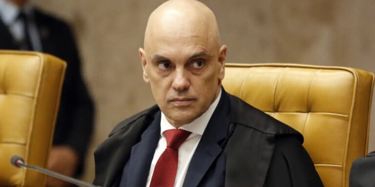 Moraes autoriza visitas de filhos e enteada a Bolsonaro moraes-autoriza-visitas-de-filhos-e-enteada-a-bolsonaro