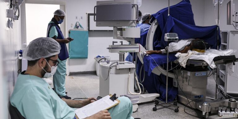 Ebserh abre inscrições para médicos com salários de até R$ 19,1 mil ebserh-abre-inscricoes-para-medicos-com-salarios-de-ate-r$-19,1-mil