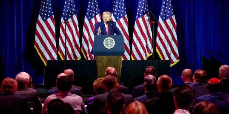 Após ameaçar Groenlândia, Trump menospreza peso de europeus na Otan apos-ameacar-groenlandia,-trump-menospreza-peso-de-europeus-na-otan