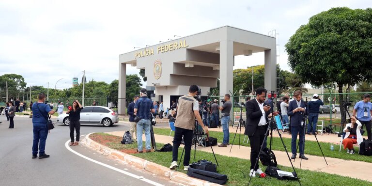 8/1: lembre como a imprensa estrangeira repercutiu condenações do STF 8/1:-lembre-como-a-imprensa-estrangeira-repercutiu-condenacoes-do-stf