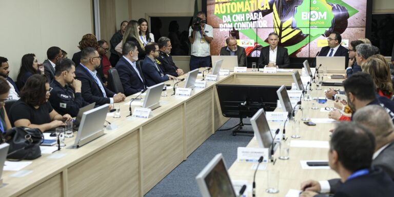 Ministro anuncia renovações automáticas de CNH para bons motoristas ministro-anuncia-renovacoes-automaticas-de-cnh-para-bons-motoristas
