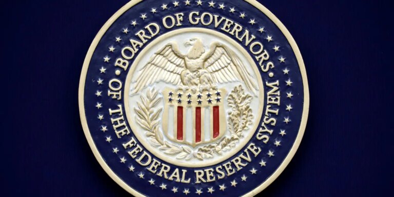 Trump usa acusação criminal como chantagem para reduzir juros, diz FED trump-usa-acusacao-criminal-como-chantagem-para-reduzir-juros,-diz-fed