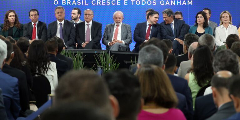 Lula cria comitê gestor e lança plataforma da reforma tributária lula-cria-comite-gestor-e-lanca-plataforma-da-reforma-tributaria