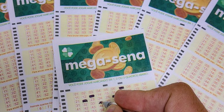 Mega-Sena acumula e prêmio vai a R$ 35 milhões mega-sena-acumula-e-premio-vai-a-r$-35-milhoes