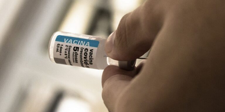 aplicacao-da-vacina-contra-a-covid-19-no-pais-completa-5-anos-amanha