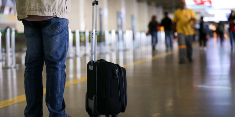 Suspensão de novos vistos de imigração para os EUA começa nesta quarta suspensao-de-novos-vistos-de-imigracao-para-os-eua-comeca-nesta-quarta