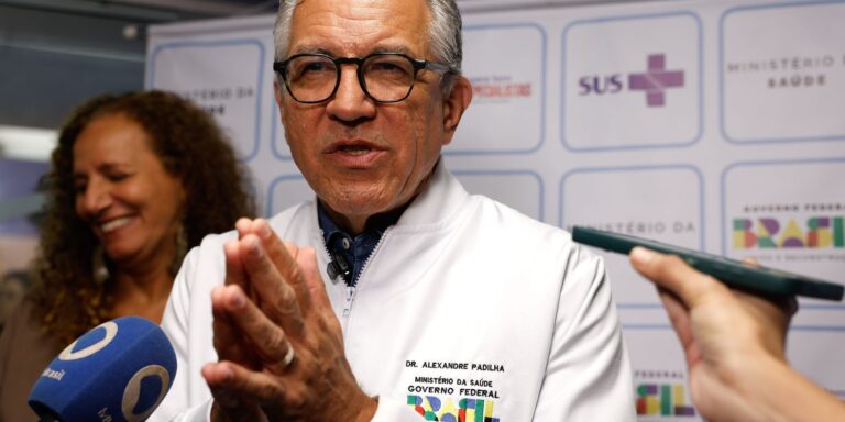 Padilha apoia mudanças nos critérios de avaliação de novos médicos padilha-apoia-mudancas-nos-criterios-de-avaliacao-de-novos-medicos