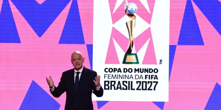 Fifa lança marca da Copa Feminina 2027 em evento no Rio de Janeiro fifa-lanca-marca-da-copa-feminina-2027-em-evento-no-rio-de-janeiro
