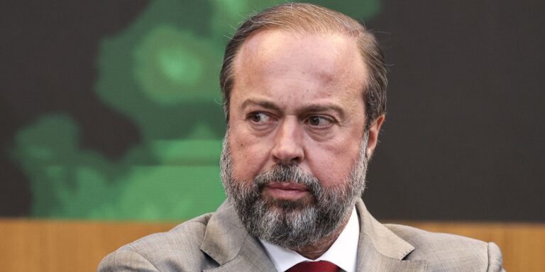 Ministro cobra solução para vazamento de água em minas da Vale ministro-cobra-solucao-para-vazamento-de-agua-em-minas-da-vale