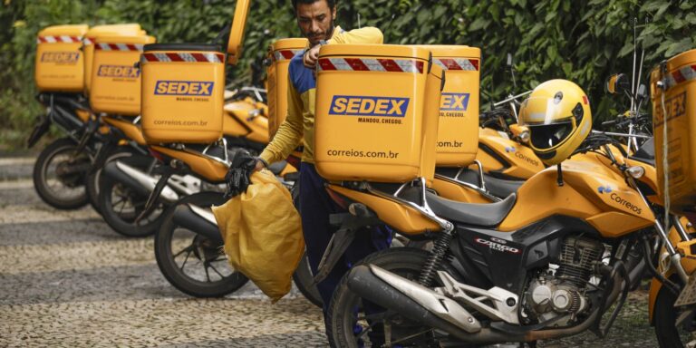 Moraes suspende benefícios de acordo que encerrou greve dos Correios moraes-suspende-beneficios-de-acordo-que-encerrou-greve-dos-correios