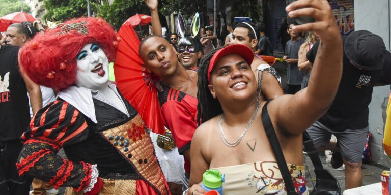 Carnaval de rua: blocos já estão a todo o vapor no Rio de Janeiro carnaval-de-rua:-blocos-ja-estao-a-todo-o-vapor-no-rio-de-janeiro
